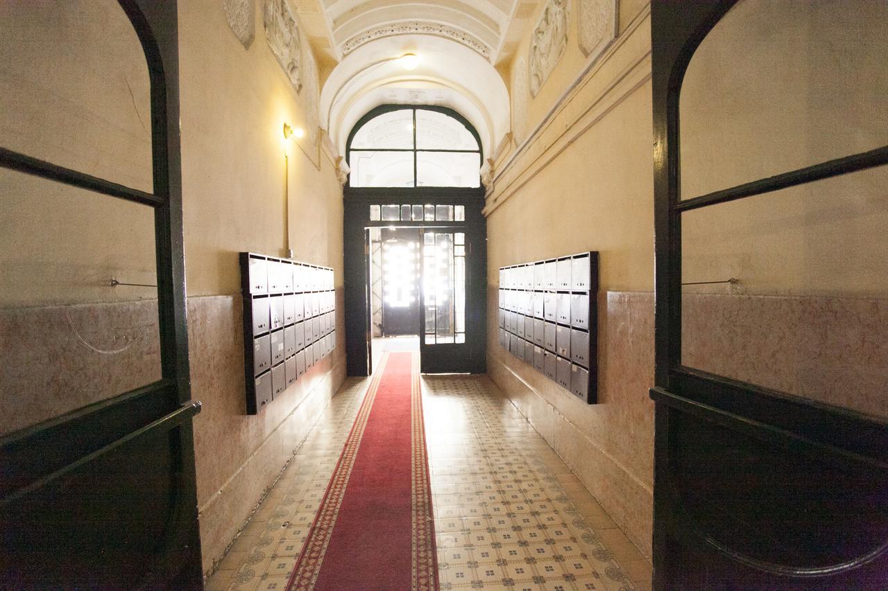 Royal Center Apartment Будапеща Екстериор снимка