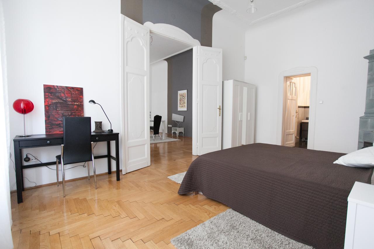 Royal Center Apartment Будапеща Екстериор снимка