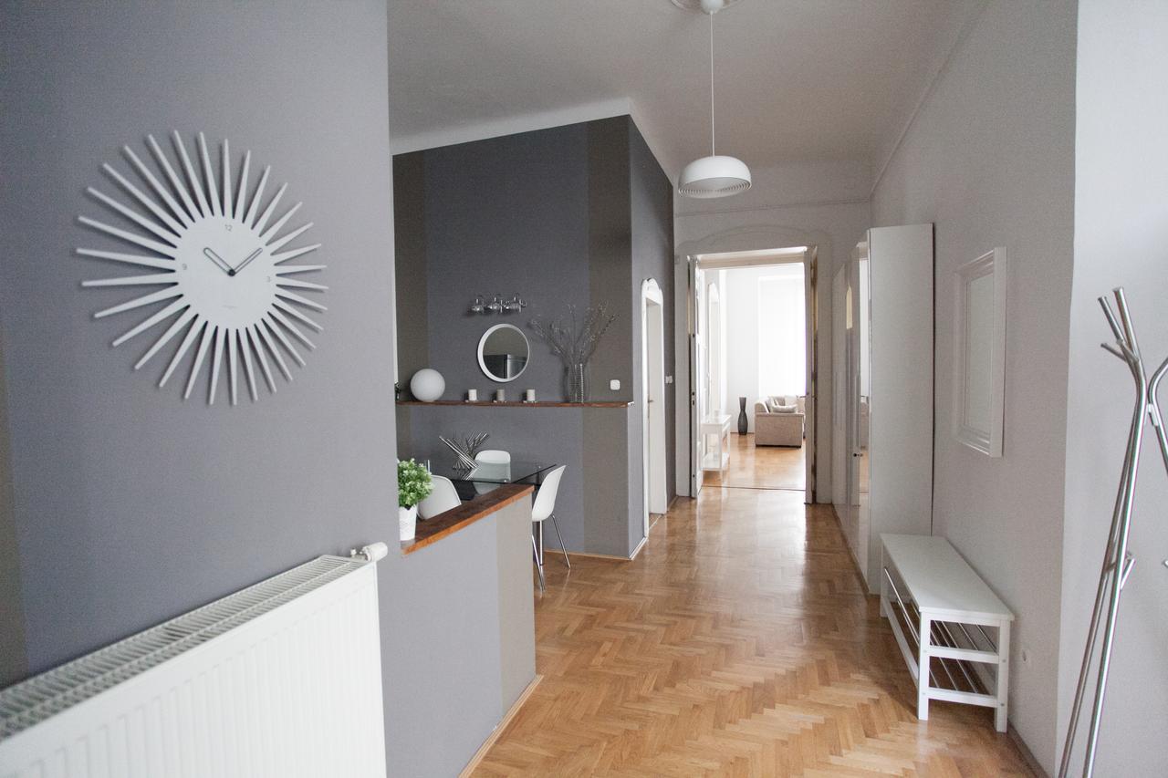 Royal Center Apartment Будапеща Екстериор снимка