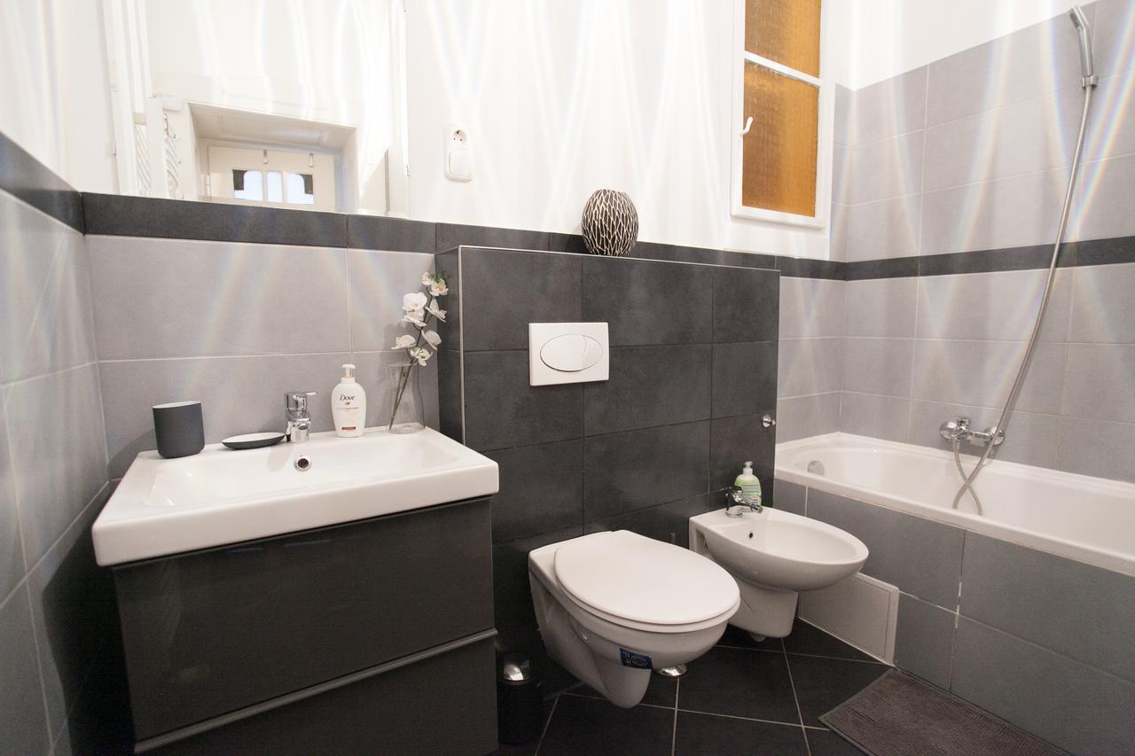 Royal Center Apartment Будапеща Екстериор снимка